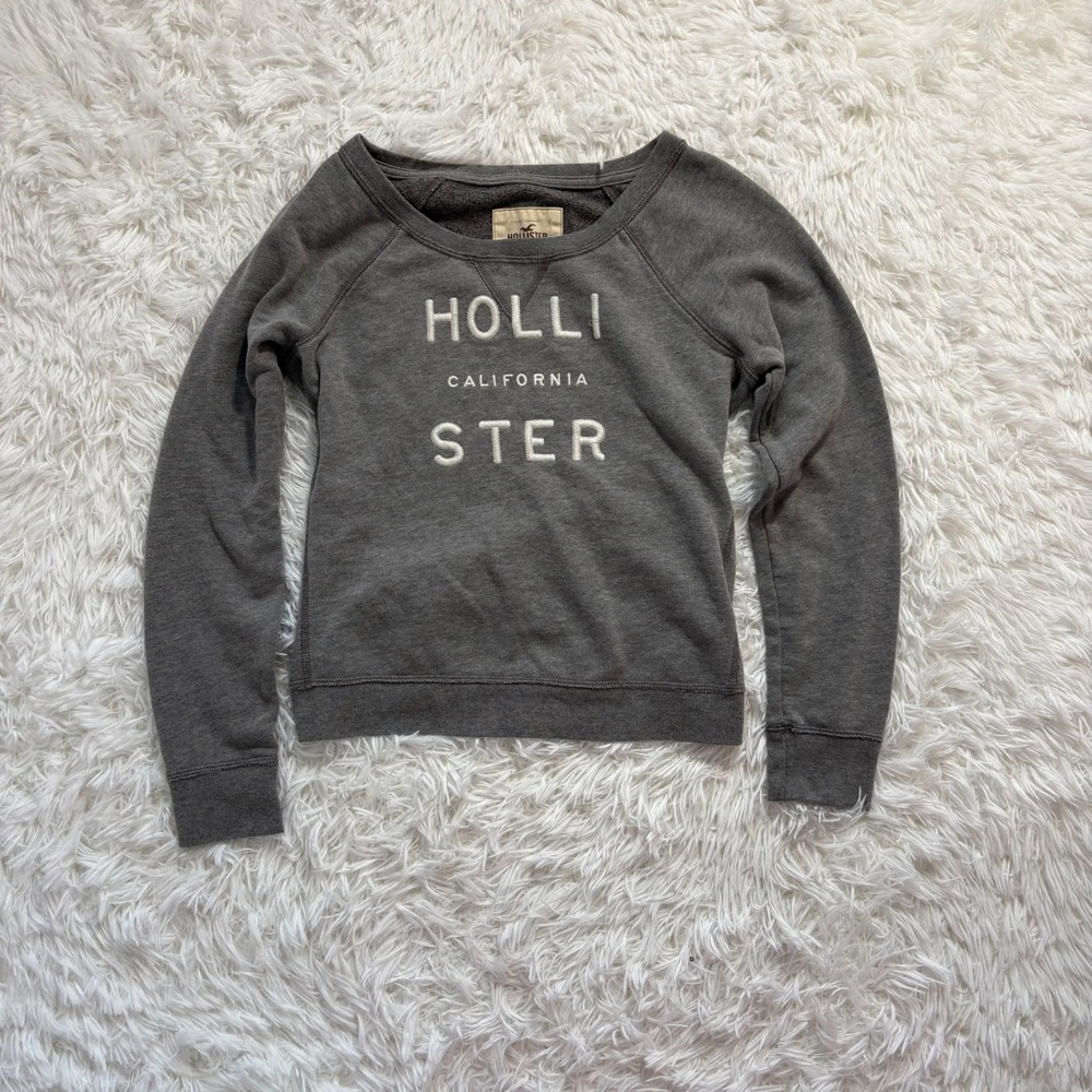y2k vintage hollister gray embroidered graphic crewneck medium